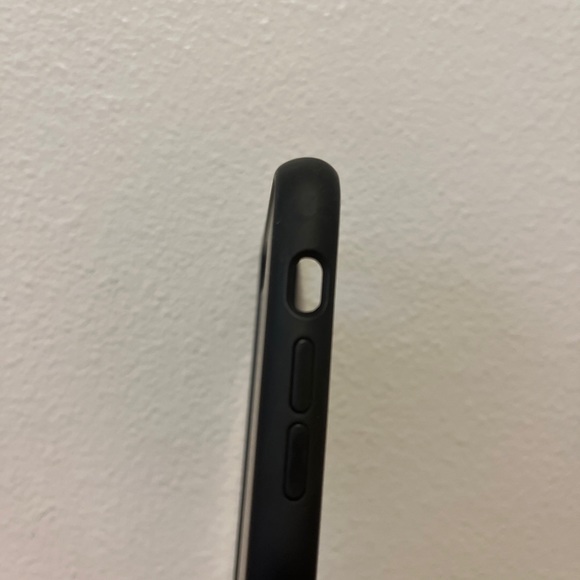 iPhone 7+ Screen Protector and Case - Picture 3 of 3